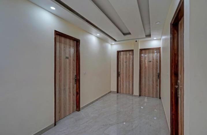 Shourya Hotel And Banquet Noida Exteriér fotografie